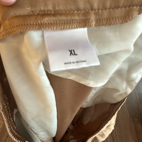 FLASH SALE 🔛 Gold trousers worn once - Picture 4 of 7